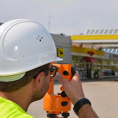 Nivellierung eine Ölabscheider an Tankstelle