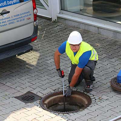 Monatliche Wartung eines Ölabscheiders
